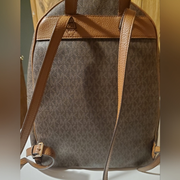 Michael kors backpack - Picture 2 of 3
